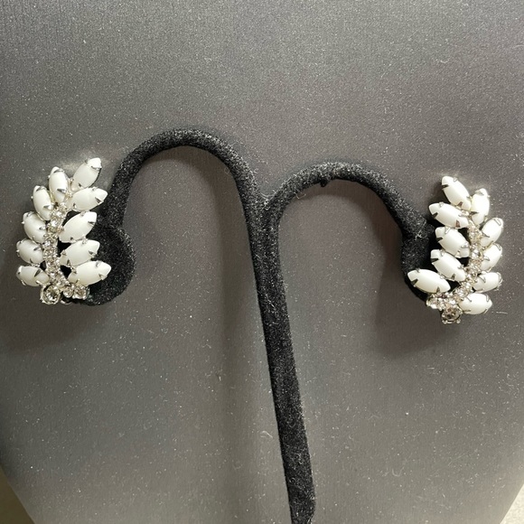 Milk Glass & Rhinestone Climber Clip On Earrings Vintage Navette - Picture 8 of 8